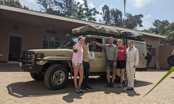 4 Days Private Arusha National Park, Serengeti, Ngorongoro Tour