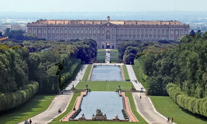 Private Chauffeured Tour to Caserta Royal Palace from Rome and Designer Outlet