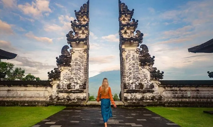 Lempuyang Temple and Water Palace Tours