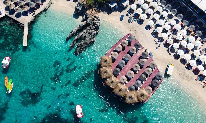 Tirana/Durres: Full Day Shared Tour to Saranda, Ksamil & Blue Eye