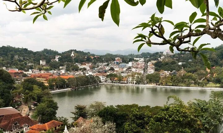 Katunayaka Airport to Kandy and Nuwaraeliya 2 Days