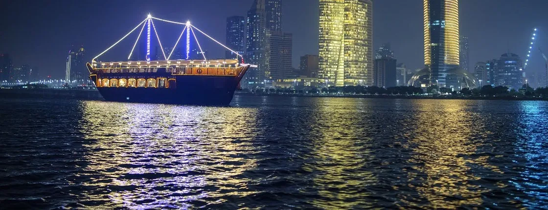Dhow dinner cruise from Abu Dhabi