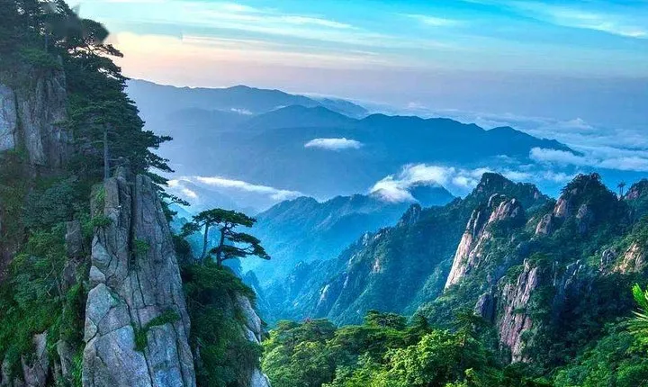 2-Day Huangshan and Hongcun Village Private Tour from Hangzhou by Bullet Train