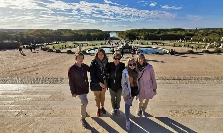 Giverny and Versailles Full Day Private Guided Tour wih Hotel Pickup