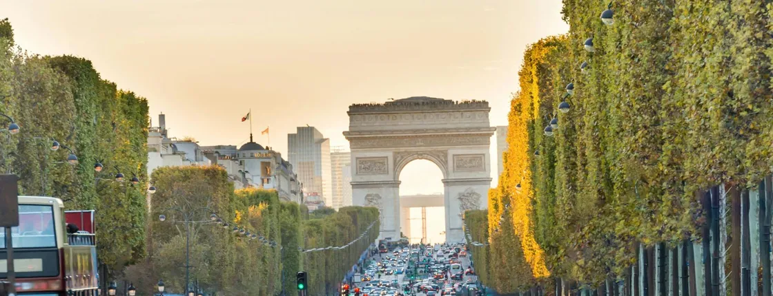 Disneyland Paris entrance ticket with private roundtrip transportation