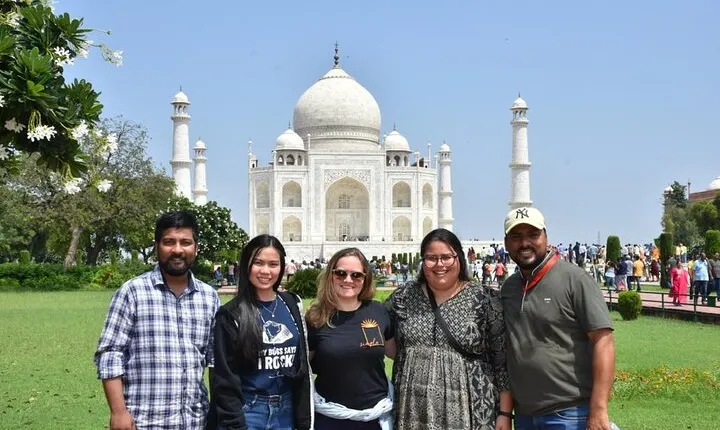 Official Tour Guide For Sunrise Taj Mahal and Agra Fort Tour