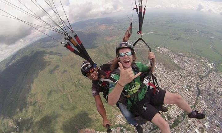 sightseeing paragliding adventure