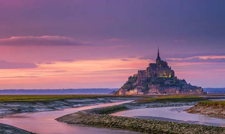 Mont Saint Michel Tour with Eiffel Tower Photoshoot