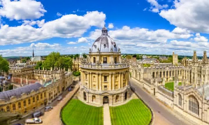 Stonehenge, Oxford & Windsor Private Car Tour from London 