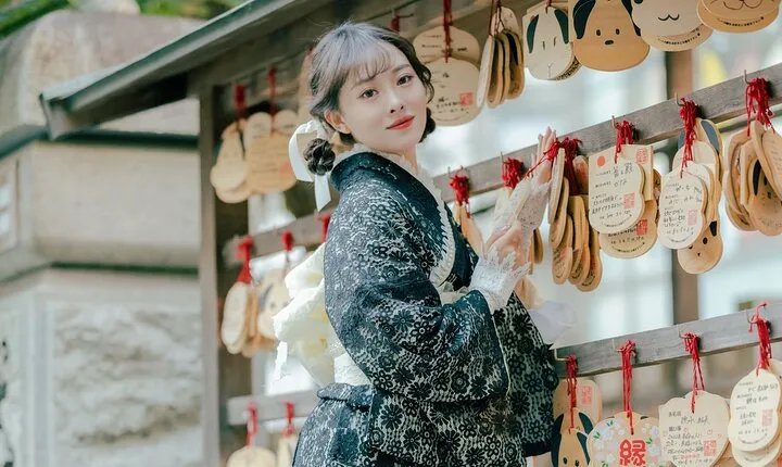 Traditional and fashionable kimono experience