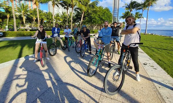 South Beach Art Deco by Bike in French