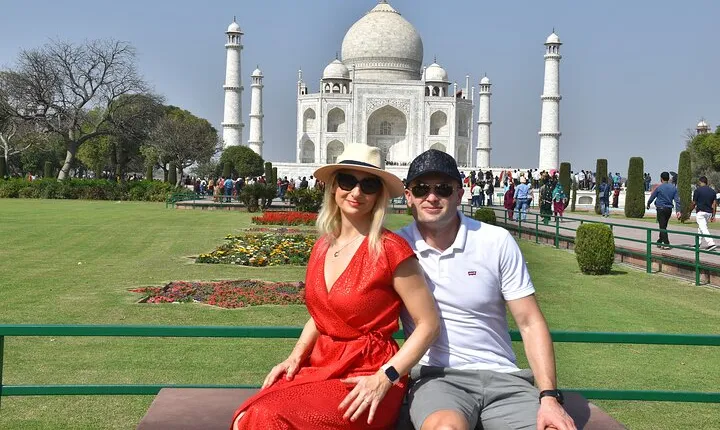 All Inclusive Taj Mahal & Agra Tour by Gatimaan Train From Delhi 