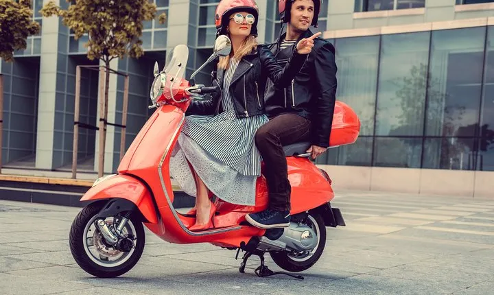Scooter Rental for 4 Hours plus 1 Hour Free and 2 Passengers Retro "Lucky" 49cc 