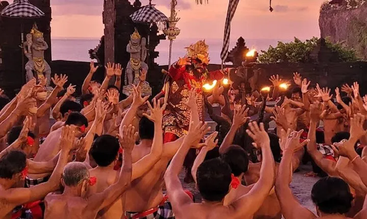 Kecak Fire Dance and Sunset at Uluwatu Temple All Inclusive