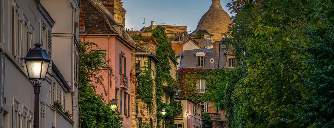 Montmartre self-guided audio tour on the secret stories of Paris