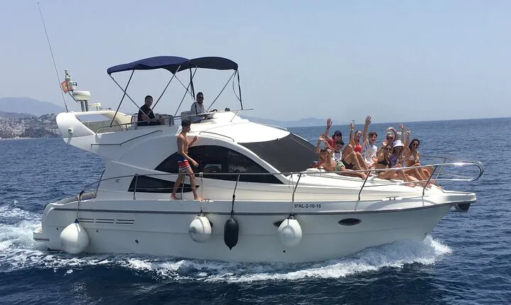Half-Day Luxury Motor Yacht Cruise in Granada