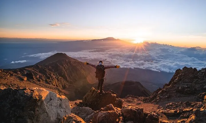 6-Day Mount Meru Climb through Momella Route Guided Tour