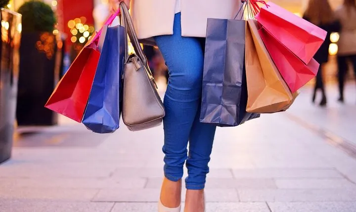 Private shopping tour to Castel Romano Designer Outlet.