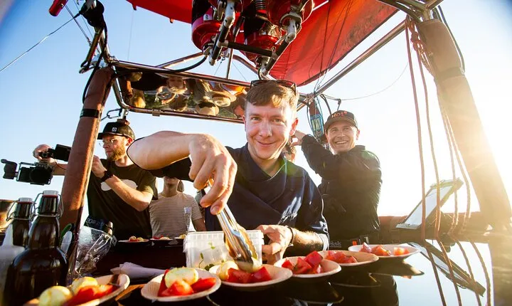 Exclusive Dinner in a Hot Air Balloon