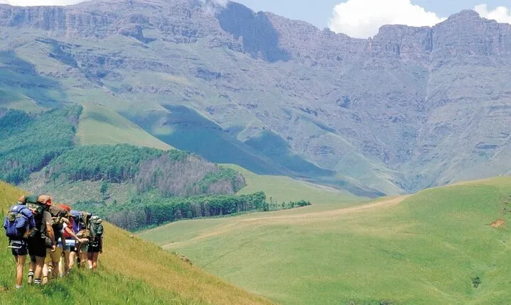 Drakensberg Mountains and Hiking Tour from Durban