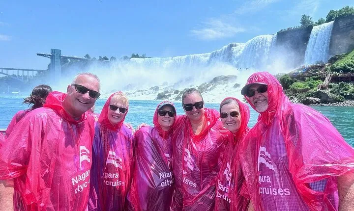 Ultimate Niagara Falls Canada Tour with Boat Cruise