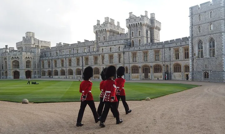 Private Chauffeured Tour to Windsor Castle from London