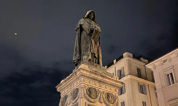 Ghost & Legends in Night Rome Walking Tour