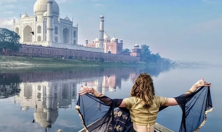 Taj Mahal And Agra fort Private Same Day Trip From Delhi By Car