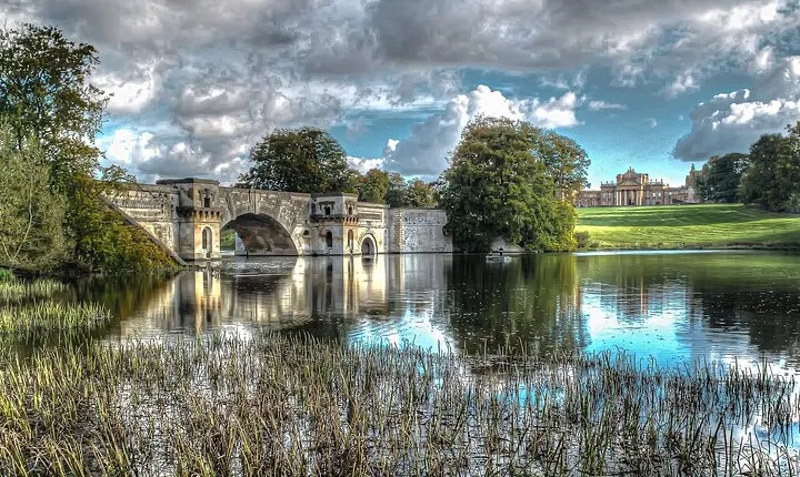 Blenheim Palace Tour App, Hidden Gems Game and Big Britain Quiz (1 Day Pass) UK