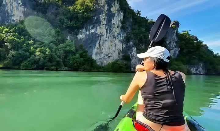 Langkawi Adventure Tour : Mangrove Kayaking with Private Pickup