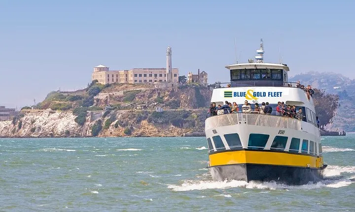 Cruise Around The Alcatraz + Golden Gate Bridge Hop-on Hop-off City Tour