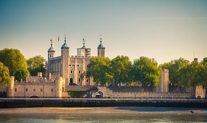 Tower of London Fully Guided Private Tour
