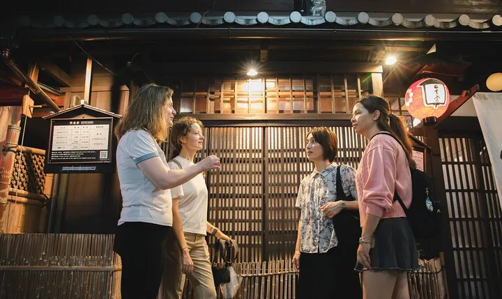 Kyoto Geisha District Walking Tour in Gion