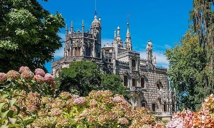 Quinta da Regaleira Guided Tour with Skip Ticket Line