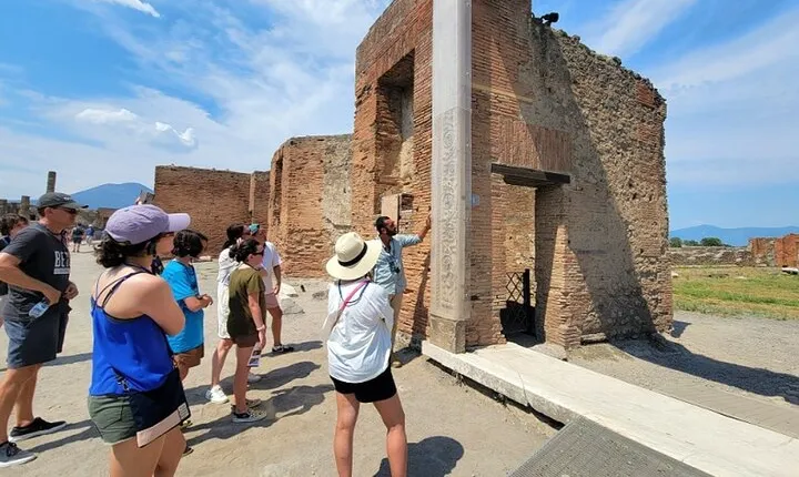 Pompeii Small Group Tour with Entry Tickets and Expert Guide