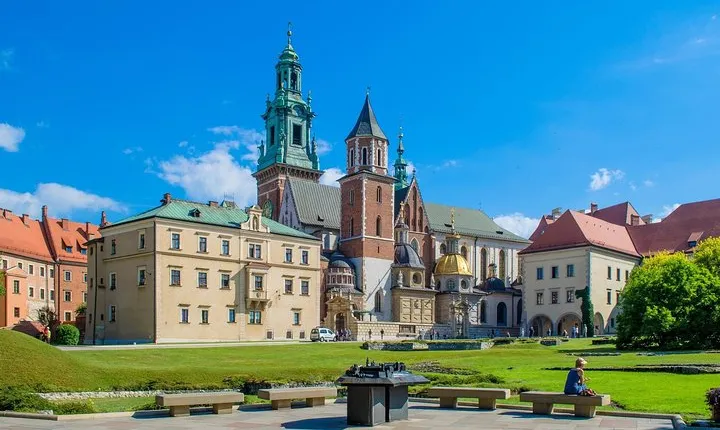 Skip-the-line Wawel Cathedral in Krakow Private Tour