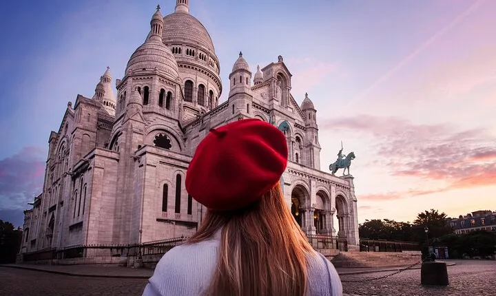 Montmartre Sunrise Tour Before the Crowds