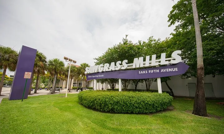 Sawgrass Mills Mall Round-Trip Transportation from Miami