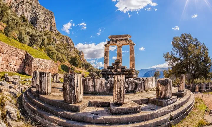 Delphi full day V.R audio guided tour with entry ticket