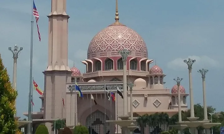 Private Putrajaya and Agricultural Heritage Park Tour