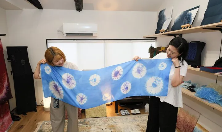 Mini Bag Tie-Dyeing Experience and Workshop Tour