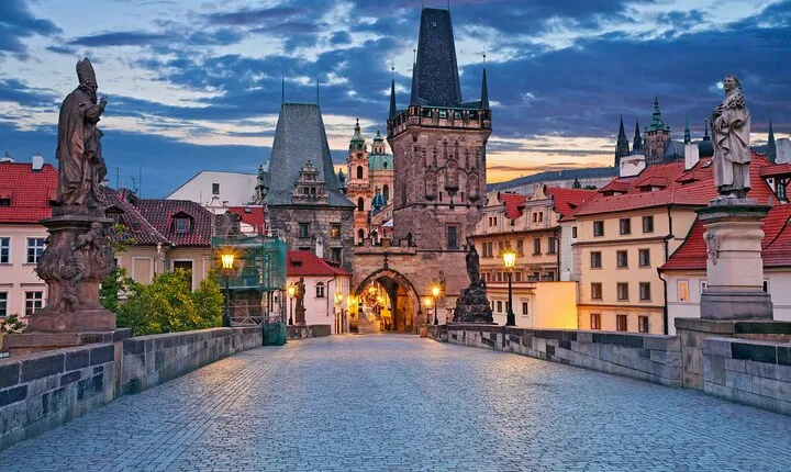 Private Day Trip from Vienna to Prague with Guide