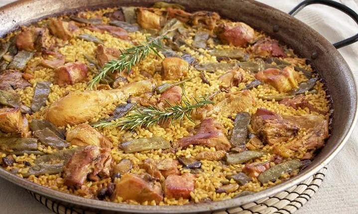 Traditional Paella and Wine Tasting