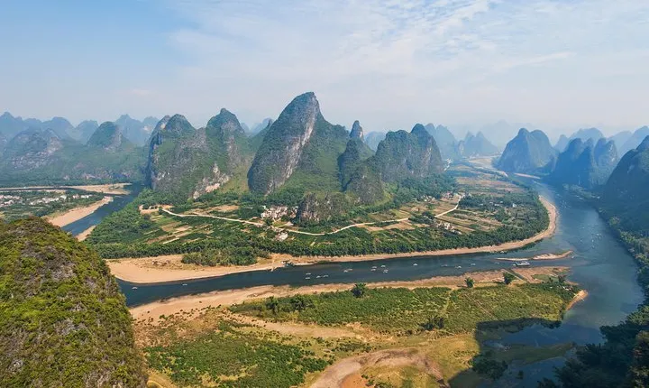 Private Car Transportation from Yangshuo Train Station to Hotel in Yangshuo