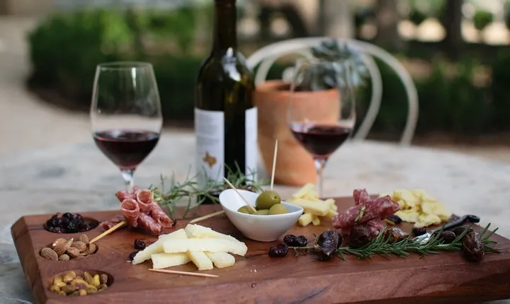 Taste of Montmartre: Food Tour & Visit to Sacré-Cœur, Paris