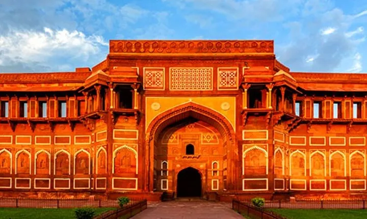 Tour & Sightseeing in Agra(Village Walk Tour) with Lunch from Delhi