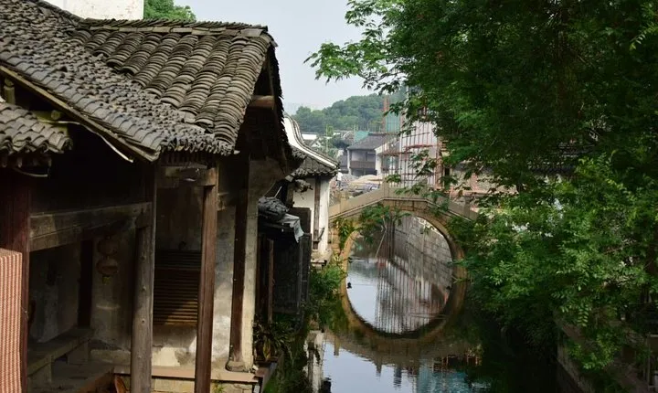 Private Transfer between Wuxi Huishan Old Town and City Hotel