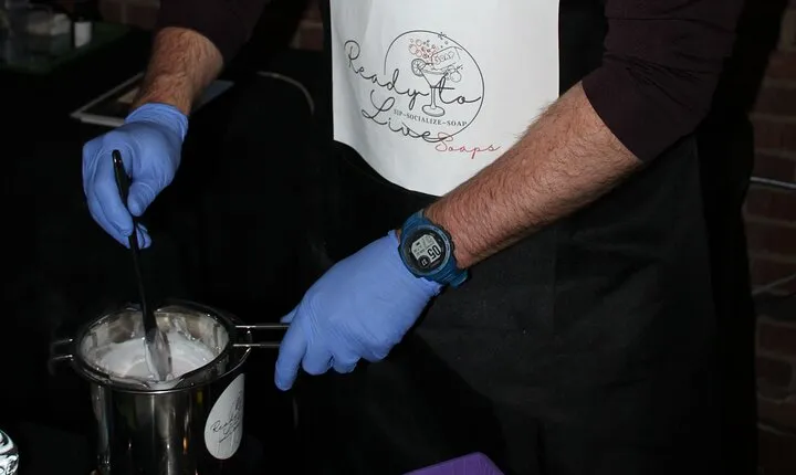 Creative Soap Therapy:Relax & Reconnect with Hands-On Soap Making