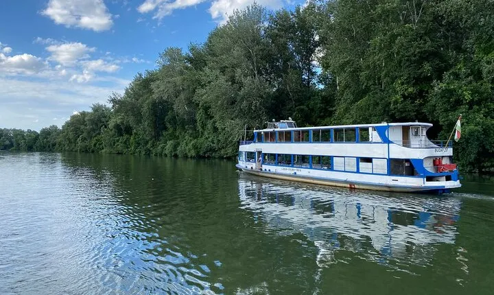 2 day Boat Trip and City Tour in Tokaj Hungary with Wine Tasting