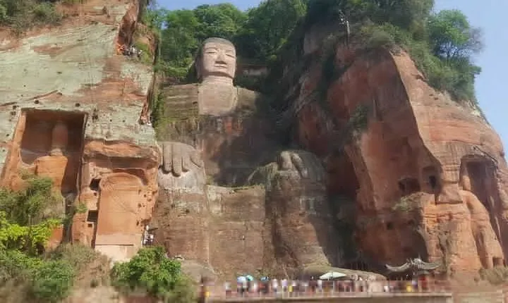 Mt Emei and Giant Buddha 2 Days Tour
